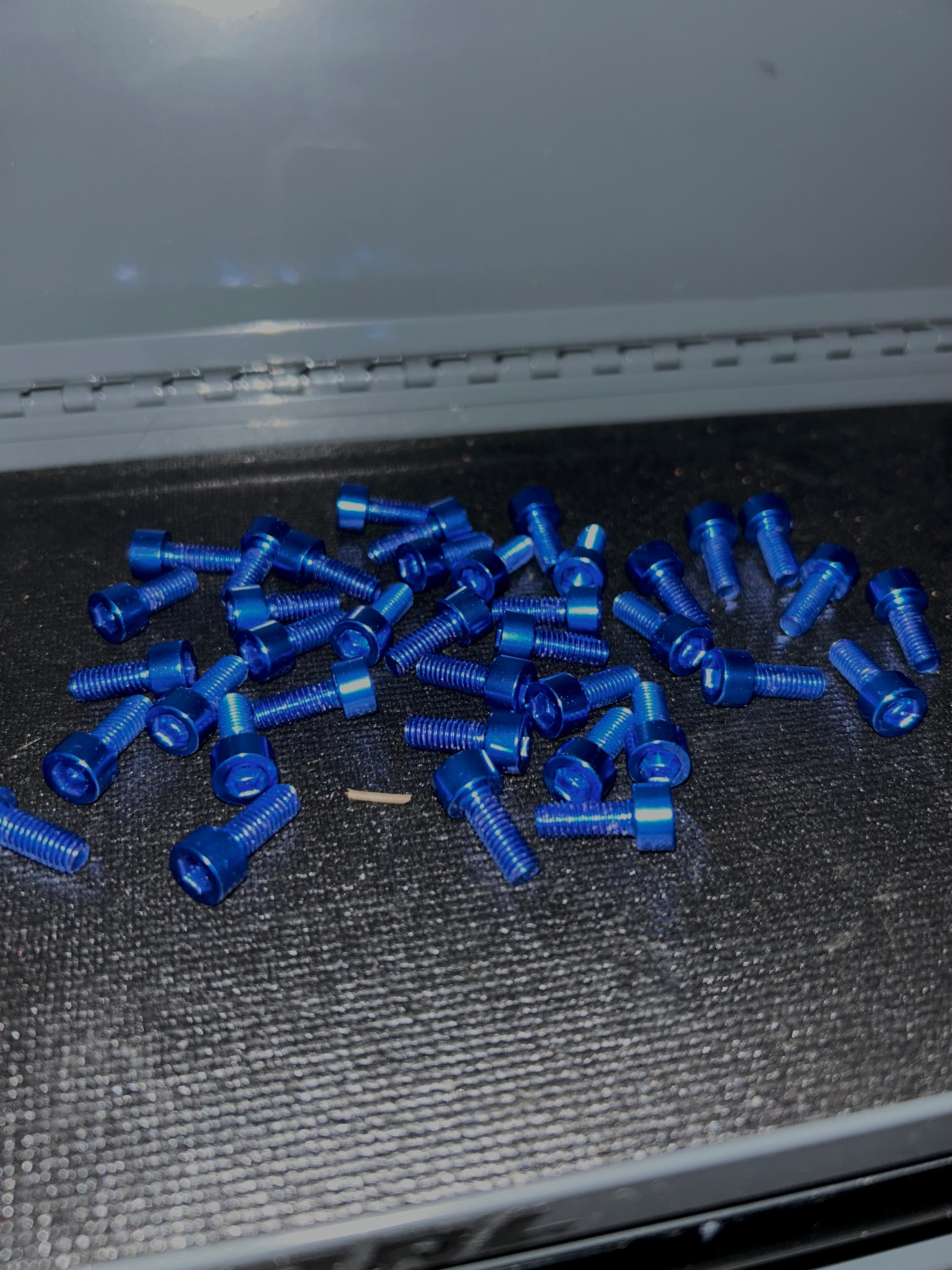 Surron throttle bolts